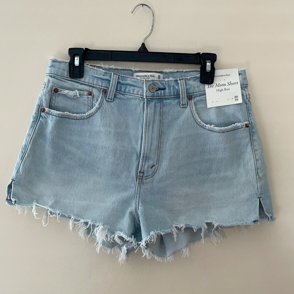 Abercrombie & Fitch - High Rise Shorts